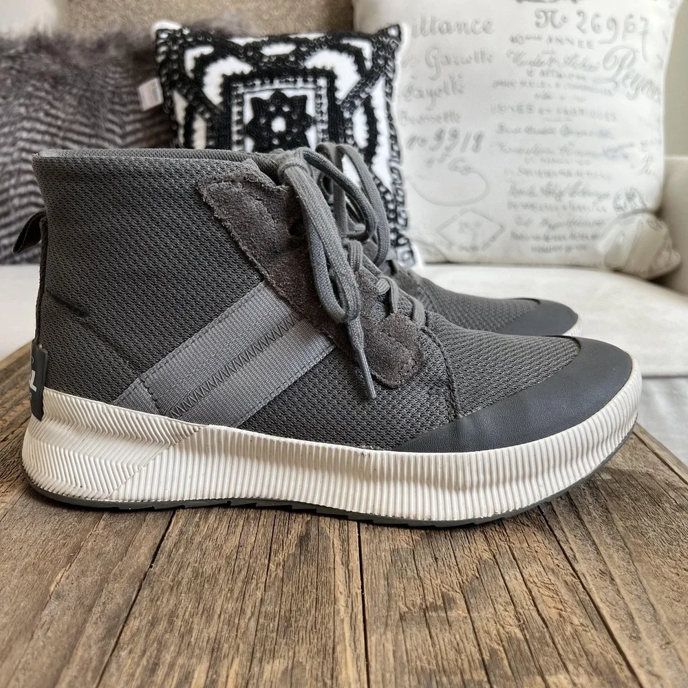 Sorel Shoes Womens Size 9.5 Gray Mesh Mid Top Walking Sneaker Boots Casual